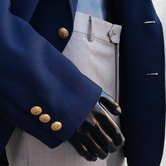 GARRISON PARK MEN'S VINTAGE PURE WOOL NAVY BLUE BLAZER W/GOLD BUTTON ACCENTS - Picture 4 of 17